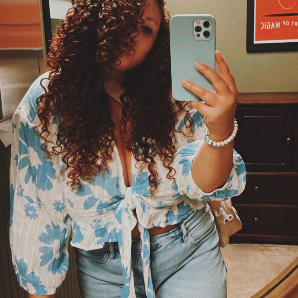 AE floral tie crop